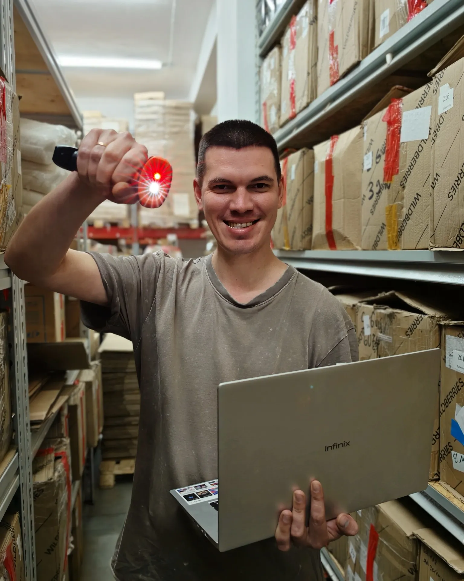 Артём на складе